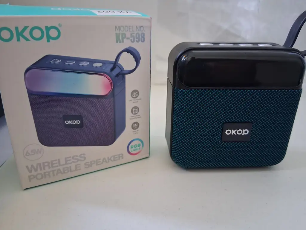 Parlante Bluetooth Portátil Okop KP-598 Recargable Con Luces RGB (Nuevo En Caja)