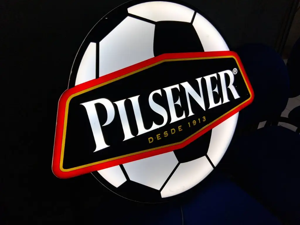 Letrero Luminoso Publicitario Pilsener Con Luz LED (Funcionando)