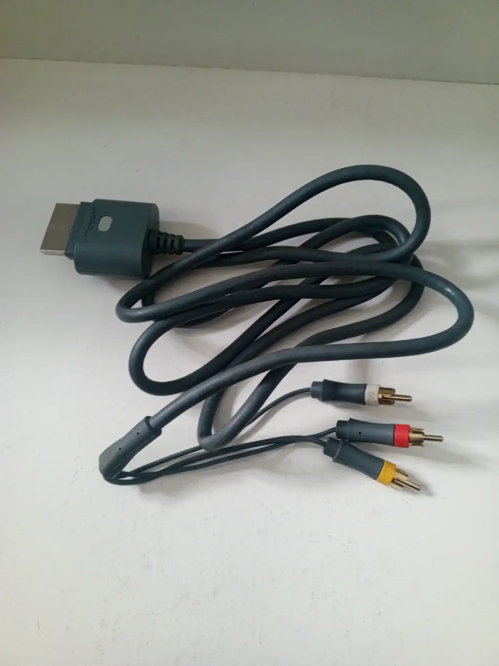 Cable AV Compuesto Original Microsoft para Xbox 360 (Gris)